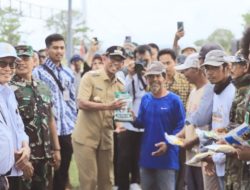 Mentan Beri Semangat ke Petani, Pj Bupati Takalar Ajak Perkuat Produksi Padi dan Jagung