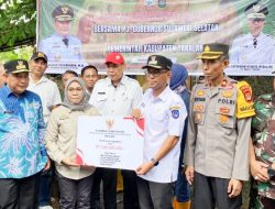 Pj. Gubernur Sulsel Bersama Pj. Bupati Takalar Tinjau Inseminasi Buatan di Mangarabombang