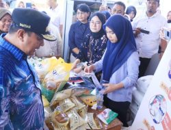 Pj. Gubernur Bersama Pj. Bupati Takalar Tinjau Pasar Murah