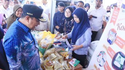 Pj. Gubernur Bersama Pj. Bupati Takalar Tinjau Pasar Murah