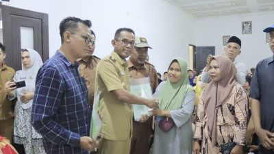Pj. Bupati Takalar Serahkan Bantuan di Kecamatan Mangarabombang