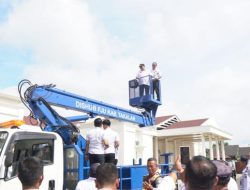 Takalar ‘BISA’, Bupati Daeng Manye Pimpin Uji Coba Alat Berat Perbaikan PJU