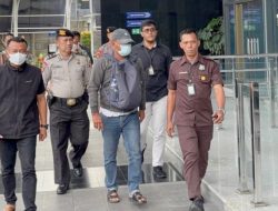 Bupati Ponorogo Bersama Adik Terjaring OTT KPK