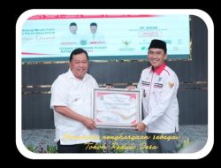 Bupati Takalar Terima Penghargaan Tokoh Peduli Desa dari APDESI Merah Putih
