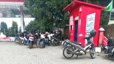 Antrean Jeriken Membludak di SPBU Kalampa Takalar: Warga Resah, Distribusi Solar Bersubsidi Diduga Bocor