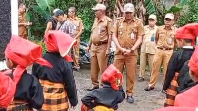 Harmoni Pendidikan dan Pemerintahan: Ritual Anggaru Warnai Apel Gabungan di Mangarabombang