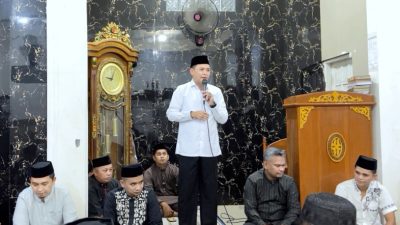 Safari Ramadan di Mappakasunggu, Wabup Takalar Serahkan Bantuan Pembangunan Masjid