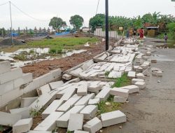 Pagar Proyek Sekolah Rakyat Senilai Rp229 Miliar di Takalar Roboh, Warga Soroti Kualitas Konstruksi