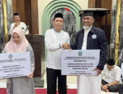 Safari Ramadhan di Desa Bontoloe, Wabup Takalar Serahkan Bantuan Pembangunan Masjid