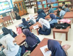 Rahasia Kepsek Bergelar Doktor Ini Dukung Pembatasan Ponsel bagi Siswa di Takalar