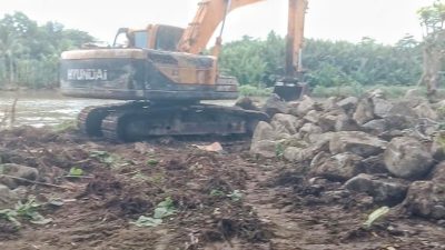 Tanpa Transparansi, Proyek Tebing Sungai Pappa di Takalar Diduga Gunakan Material Tambang Ilegal