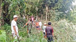 Posramil Donri-Donri Bersama Warga Gelar Kerja Bakti Pembersihan Saluran Air
