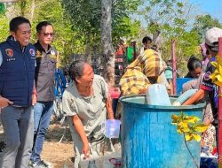 Sambut HUT ke-81 RI, Satresnarkoba Polres Takalar Salurkan Bantuan Air Bersih di Desa Laikang