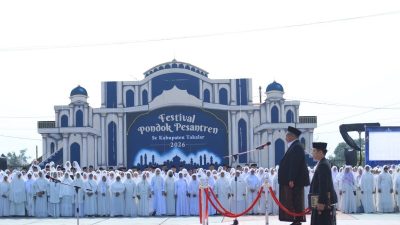 Ratusan Santri Meriahkan Peringatan HSN di Takalar, Pameran UMKM Turut Digelar